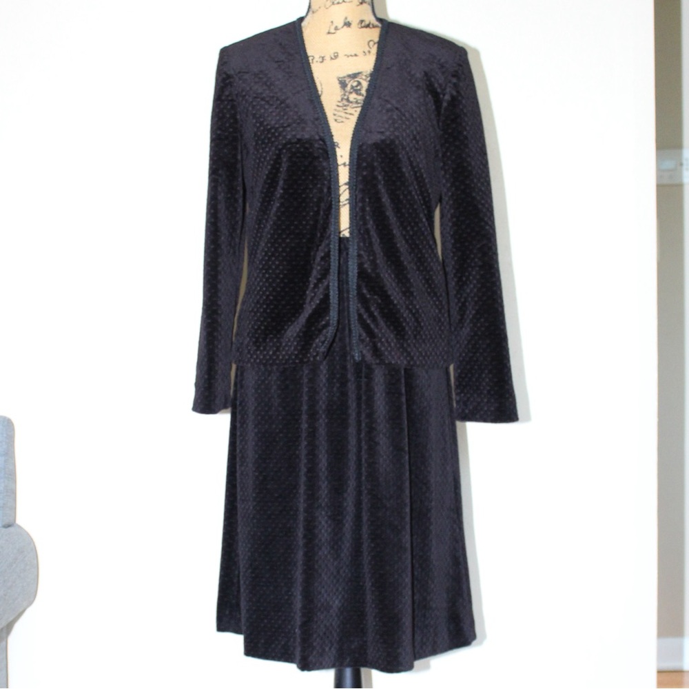 Vintage 80s Separates by R&K Black Velvet 2 Piece Skirt Jacket Set Women’s S